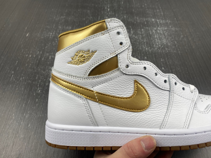 Air Jordan 1 Retro High OG Metallic Gold FD2596-107