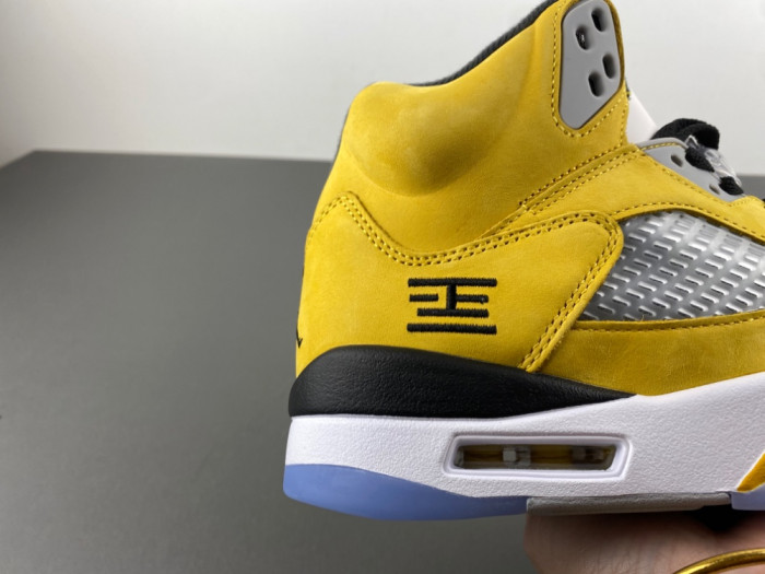 Air Jordan 5 "Tokyo" IO3372-700
