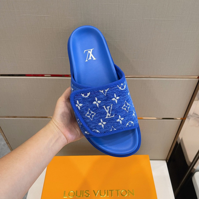 L1VV SANDALS