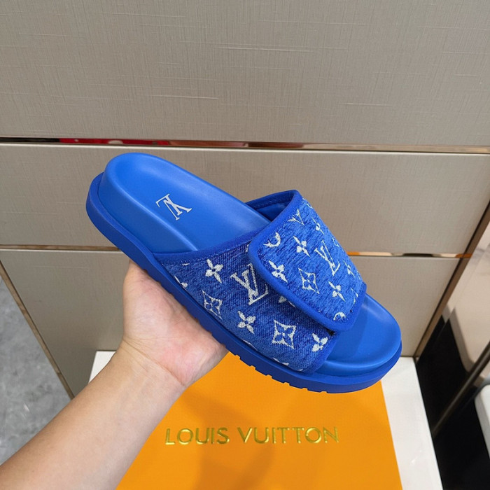 L1VV SANDALS