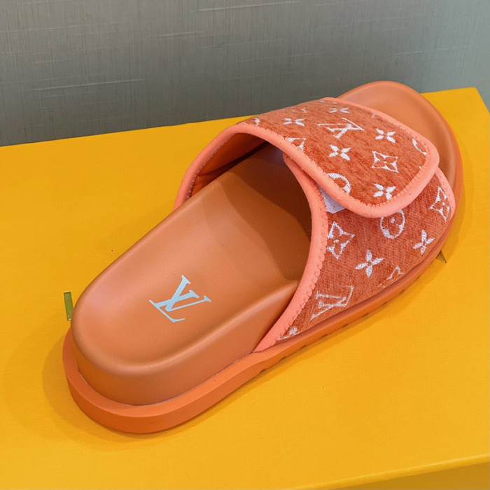 L1VV SANDALS