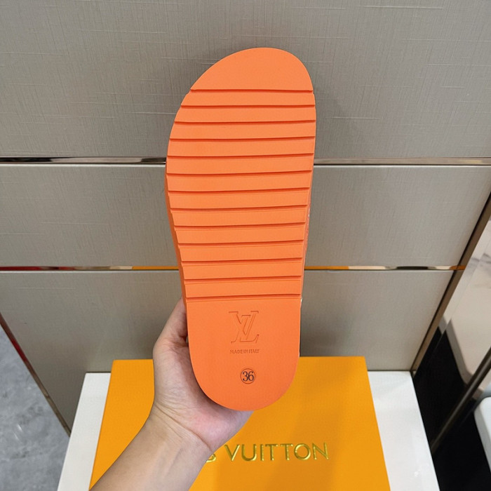 L1VV SANDALS