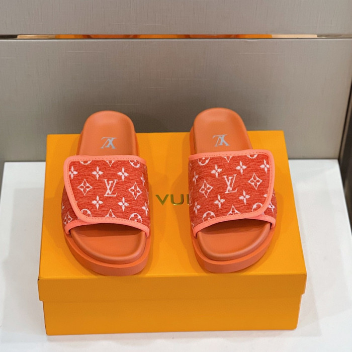 L1VV SANDALS