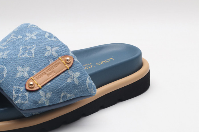 L1VV SANDALS