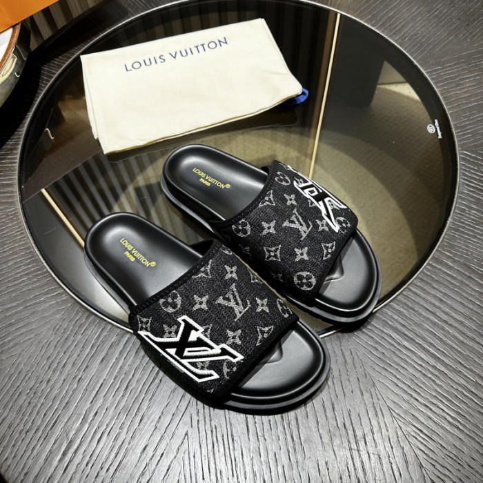 L1VV SANDALS