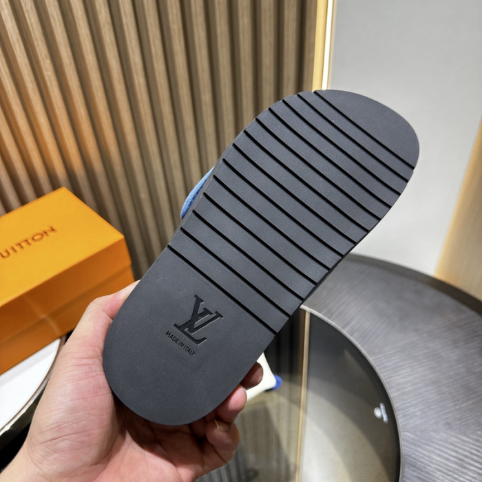 L1VV SANDALS