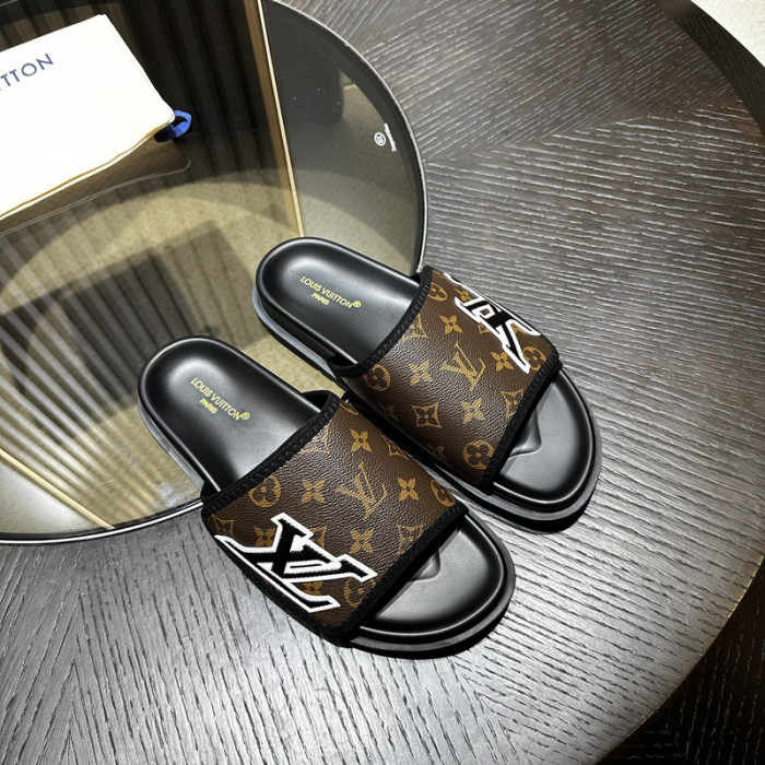 L1VV SANDALS