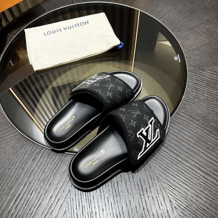 L1VV SANDALS