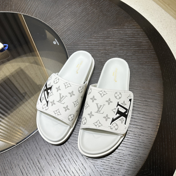 L1VV SANDALS