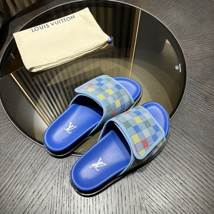 L1VV SANDALS