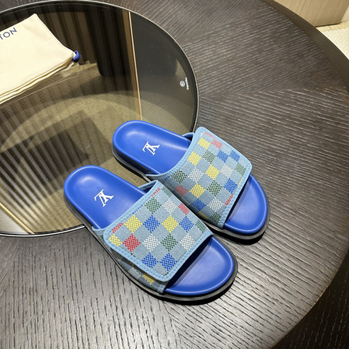 L1VV SANDALS