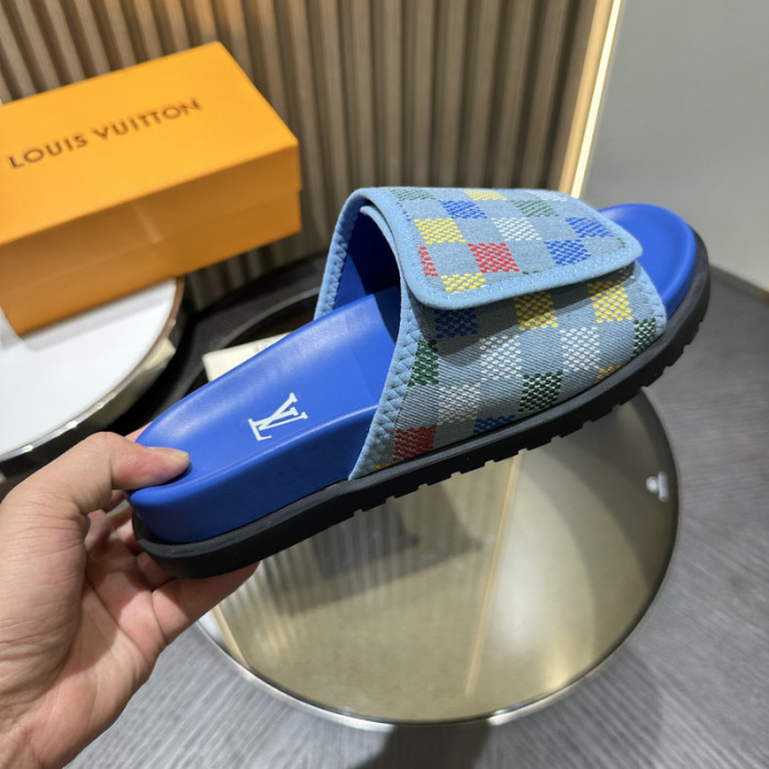 L1VV SANDALS