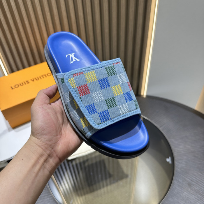 L1VV SANDALS