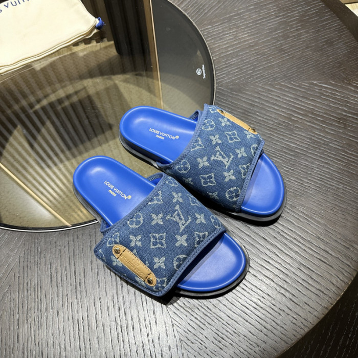L1VV SANDALS