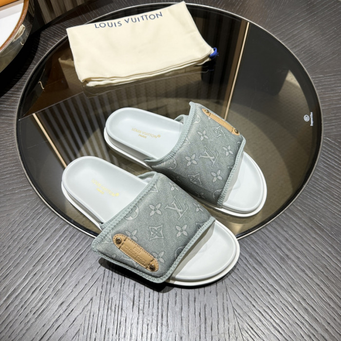 L1VV SANDALS
