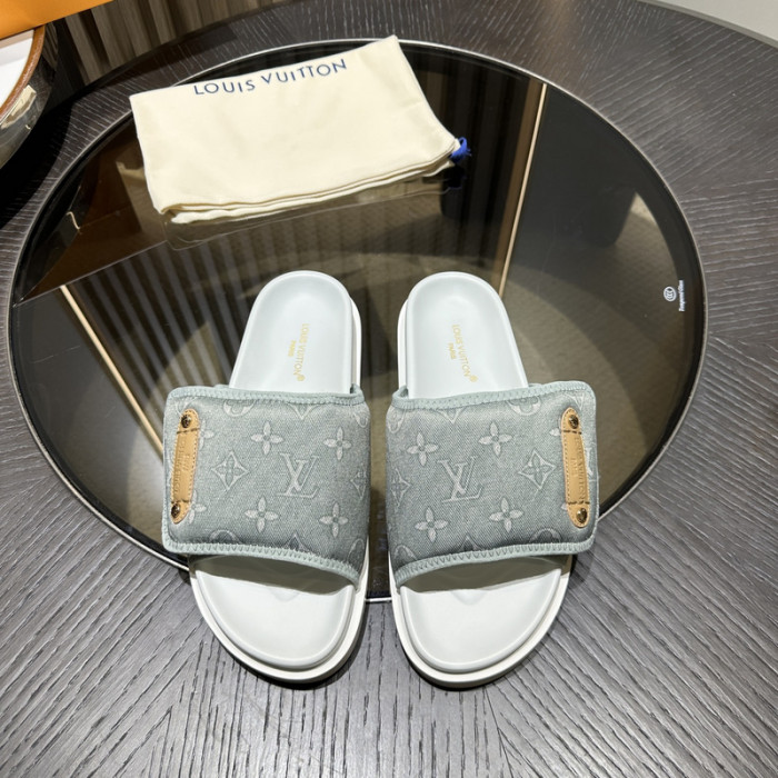 L1VV SANDALS