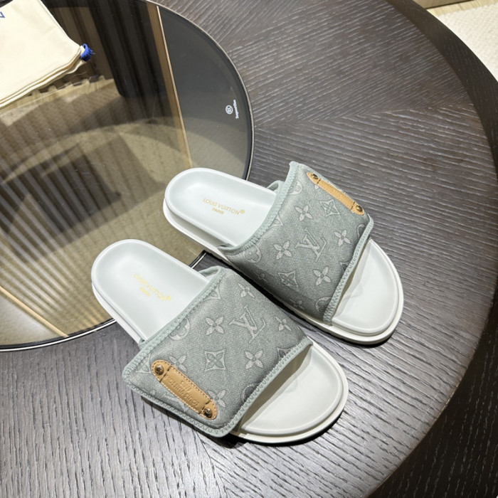 L1VV SANDALS