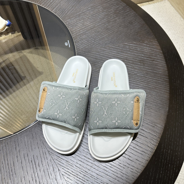 L1VV SANDALS