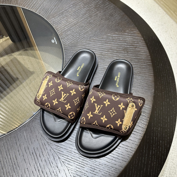 L1VV SANDALS