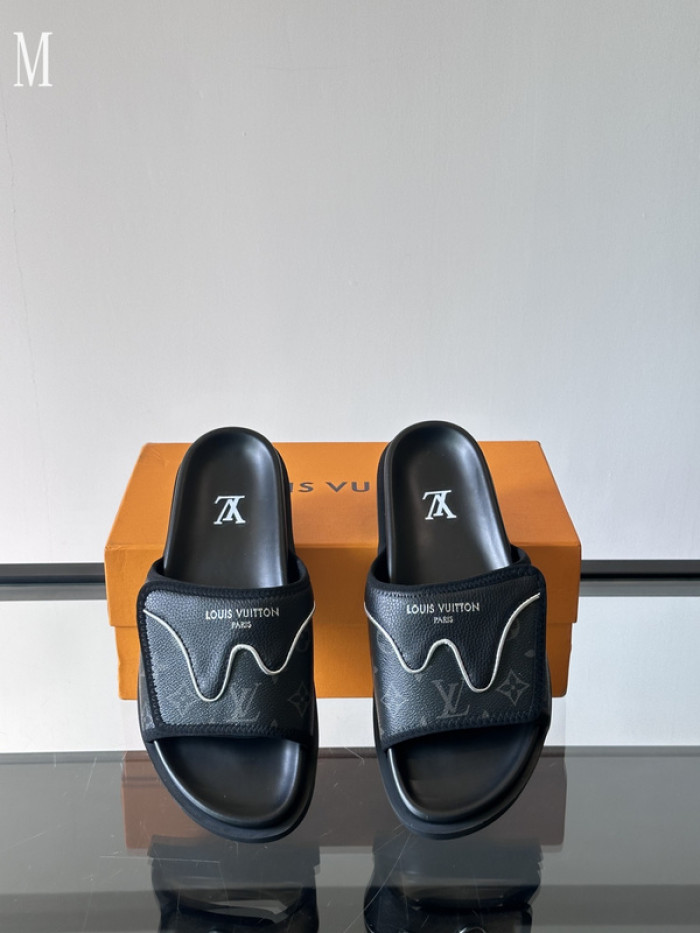 L1VV SANDALS