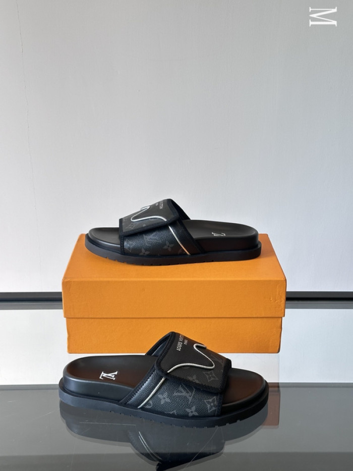 L1VV SANDALS