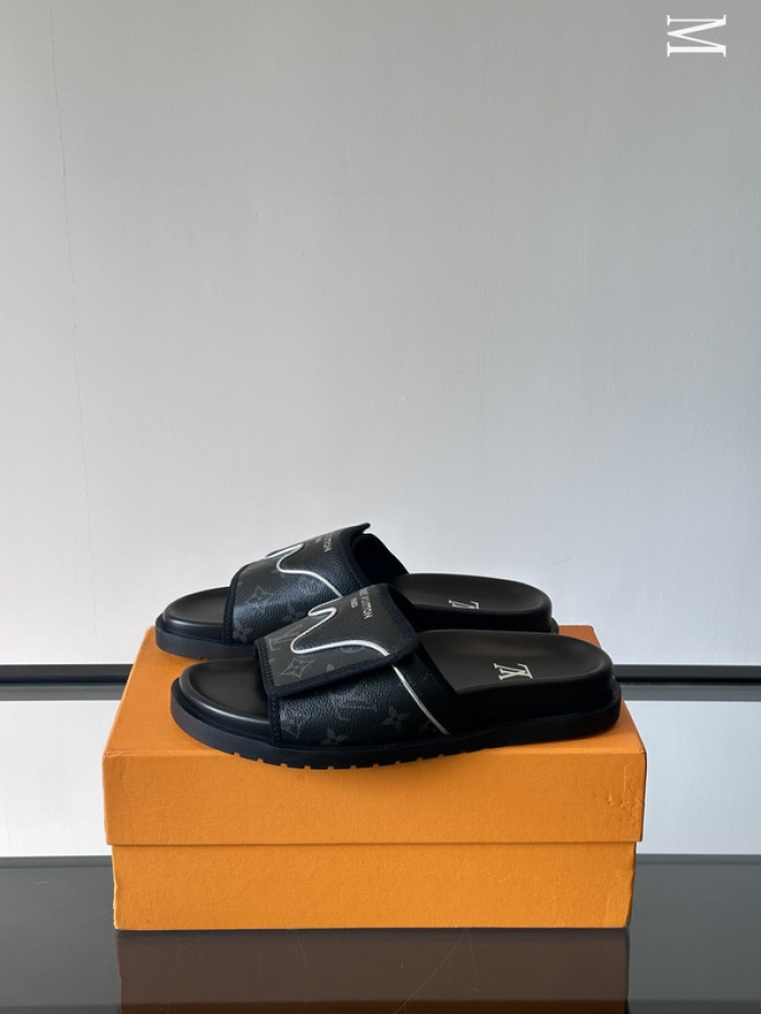 L1VV SANDALS
