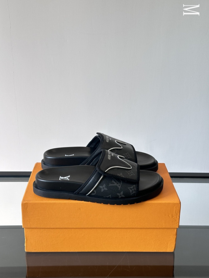 L1VV SANDALS
