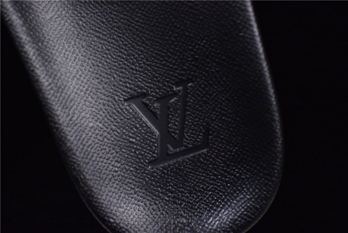 L1VV SANDALS