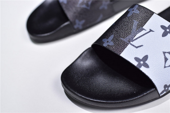 L1VV SANDALS