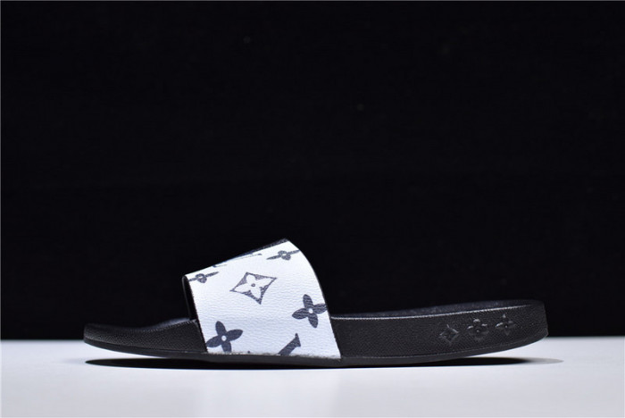 L1VV SANDALS