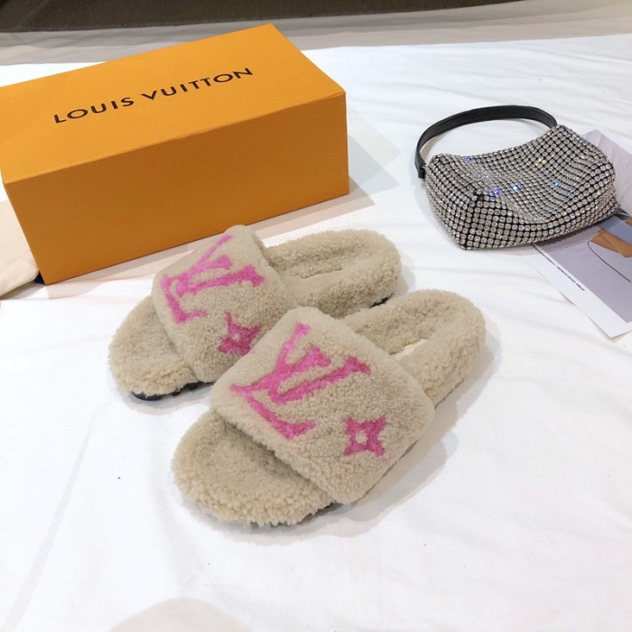L1VV SANDALS