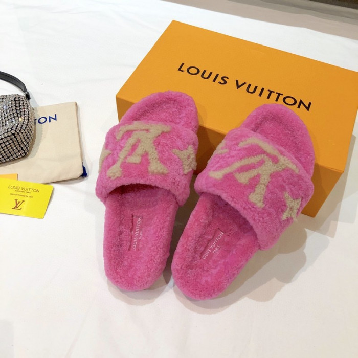 L1VV SANDALS