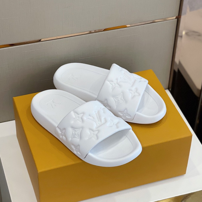 L1VV SANDALS