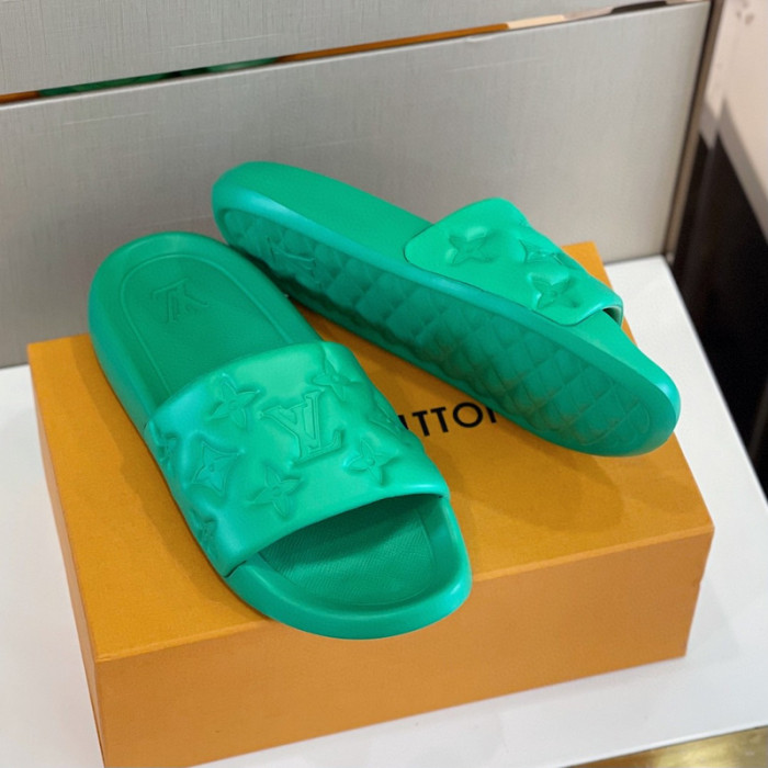 L1VV SANDALS