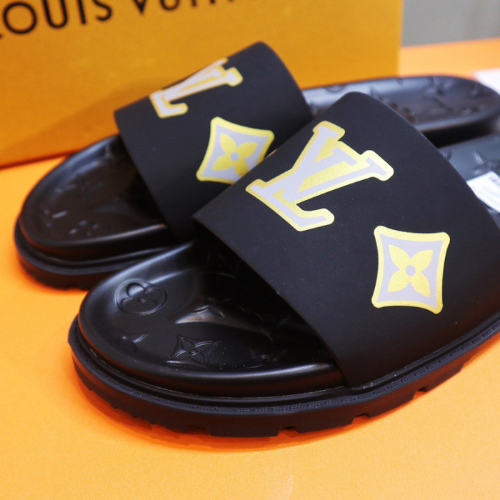 L1VV SANDALS