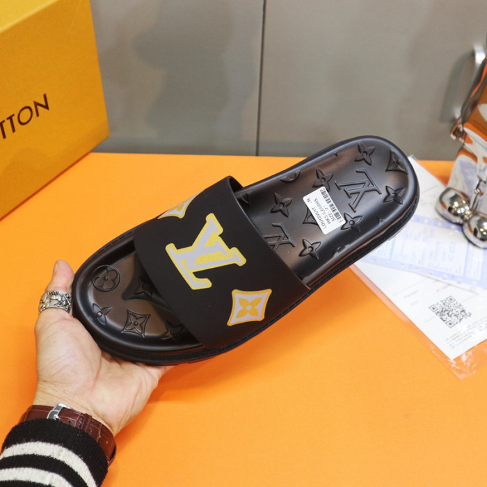 L1VV SANDALS