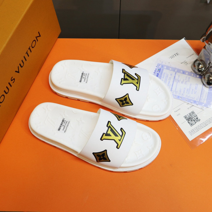 L1VV SANDALS