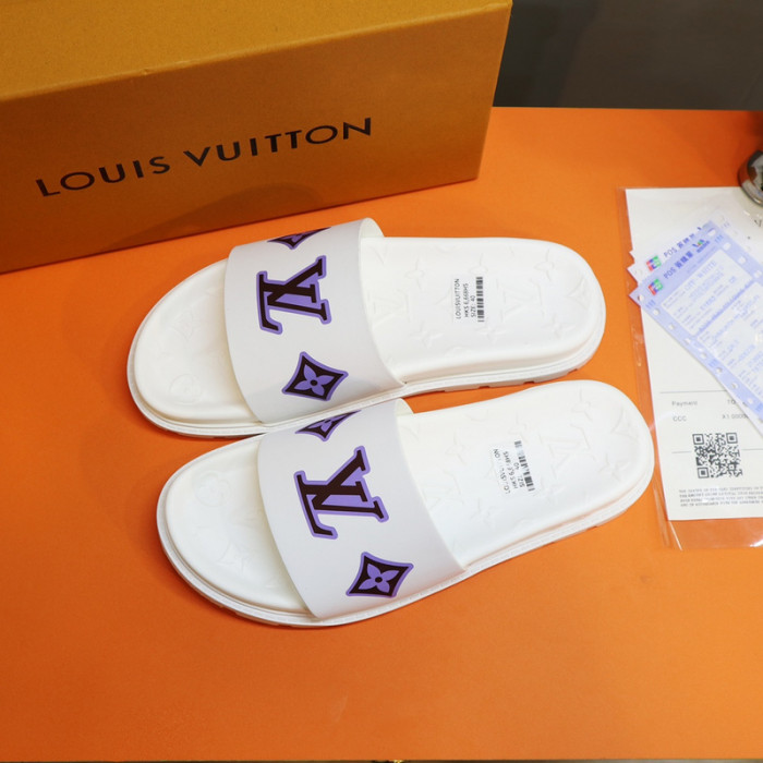 L1VV SANDALS