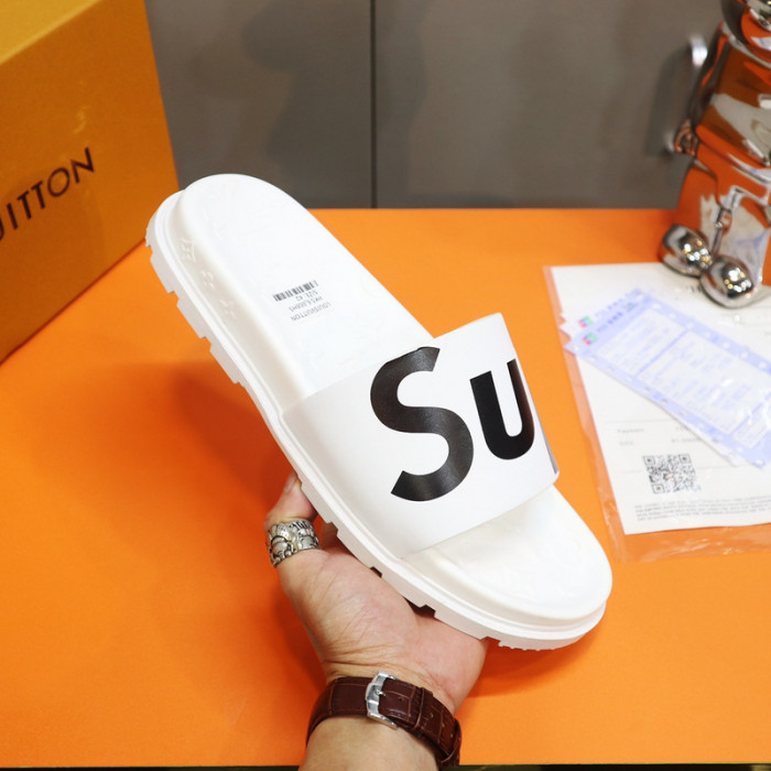 L1VV SANDALS