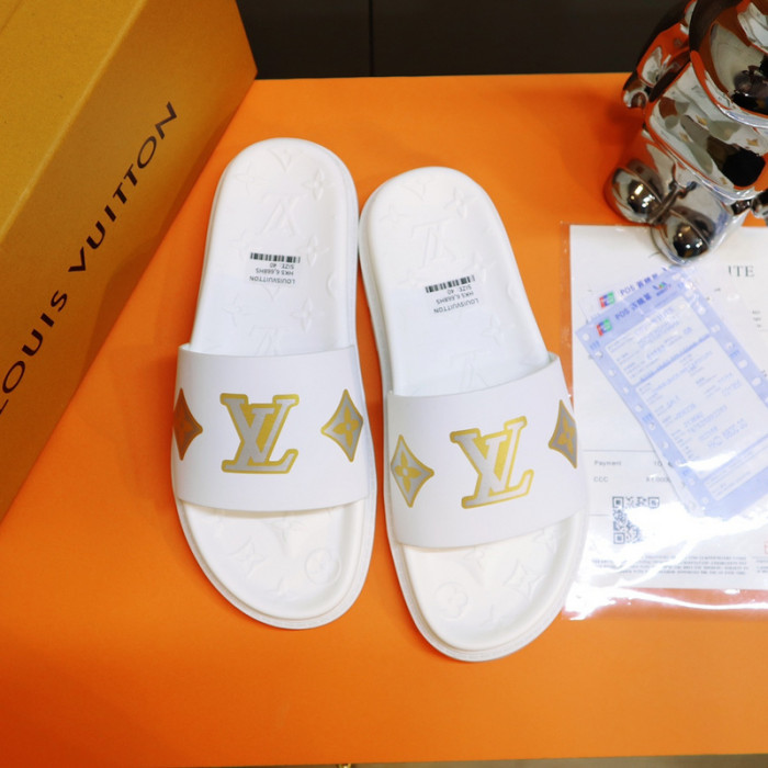 L1VV SANDALS