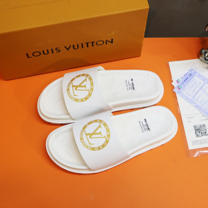L1VV SANDALS