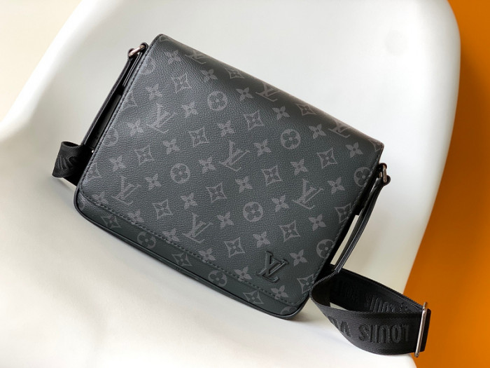 L1VV MESSENGER BAG-25*22*7cm