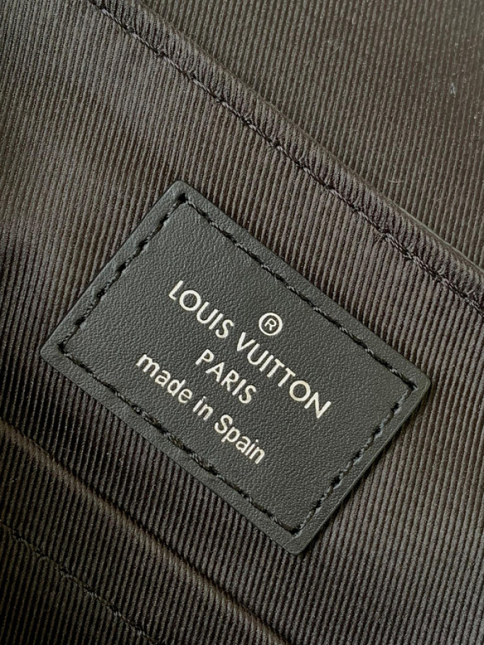 L1VV MESSENGER BAG-25*22*7cm