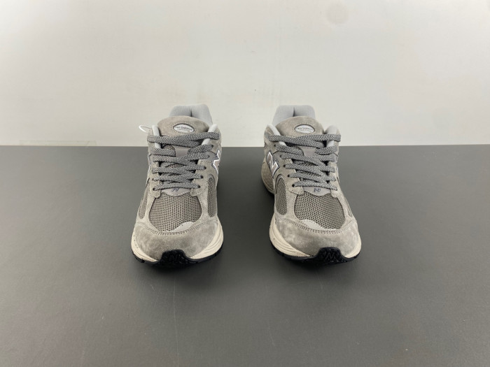 New Balance 2002R Marblehead Light Aluminum ML2002RC