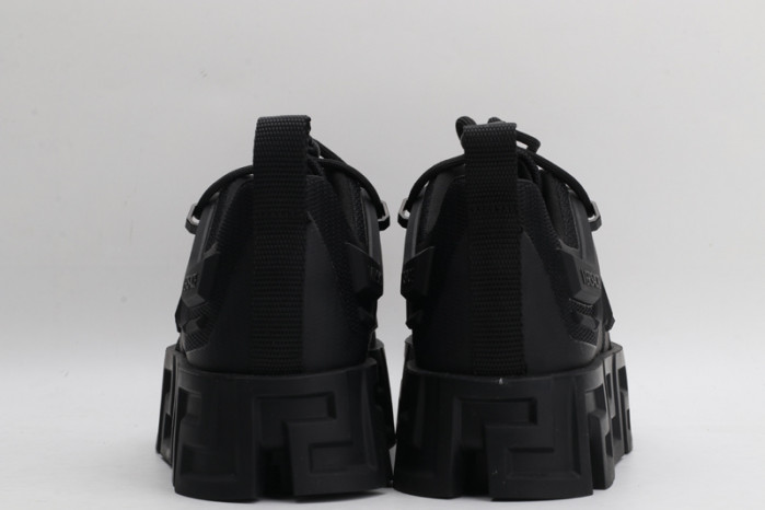 VERSA SNEAKERS