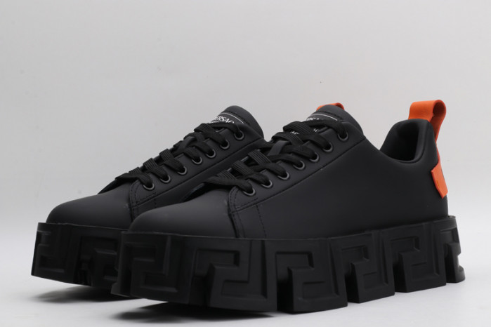 VERSA SNEAKERS