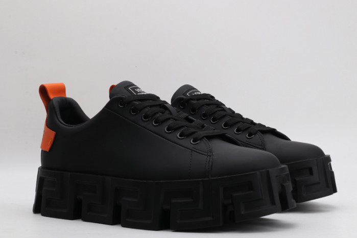 VERSA SNEAKERS