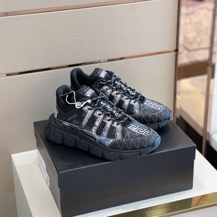 VERSA CHAIN REACTION SNEAKERS